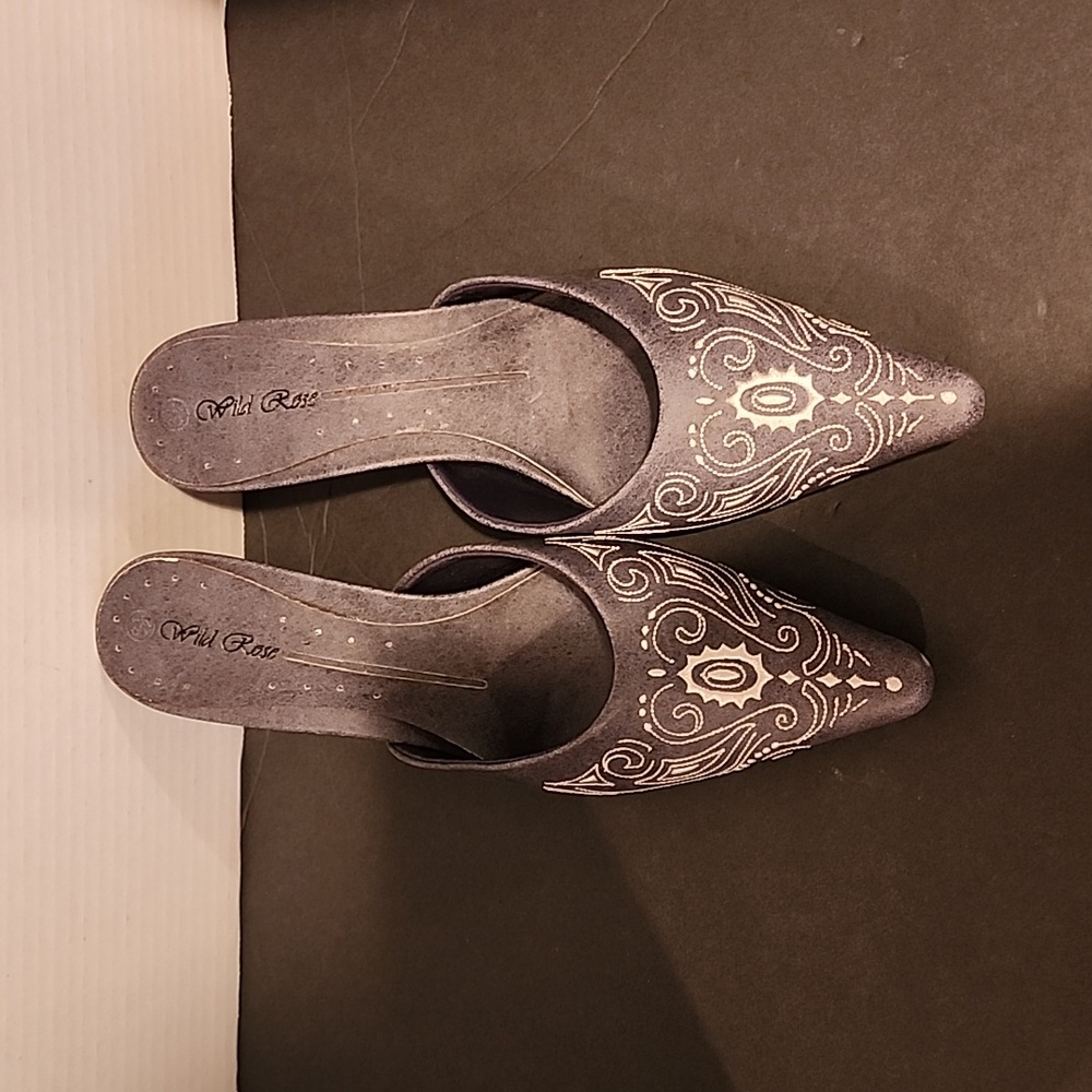 Wild Rose Lilac 3 in Heels